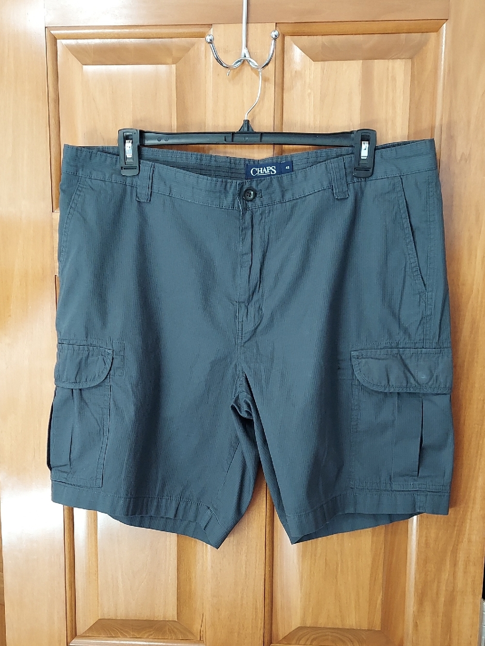 Chaps Cargo Checked Textured Lightweight Shorts, Dark Gray, Size 42, Like New